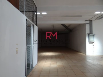 Armazém para Arrendamento em Valongo