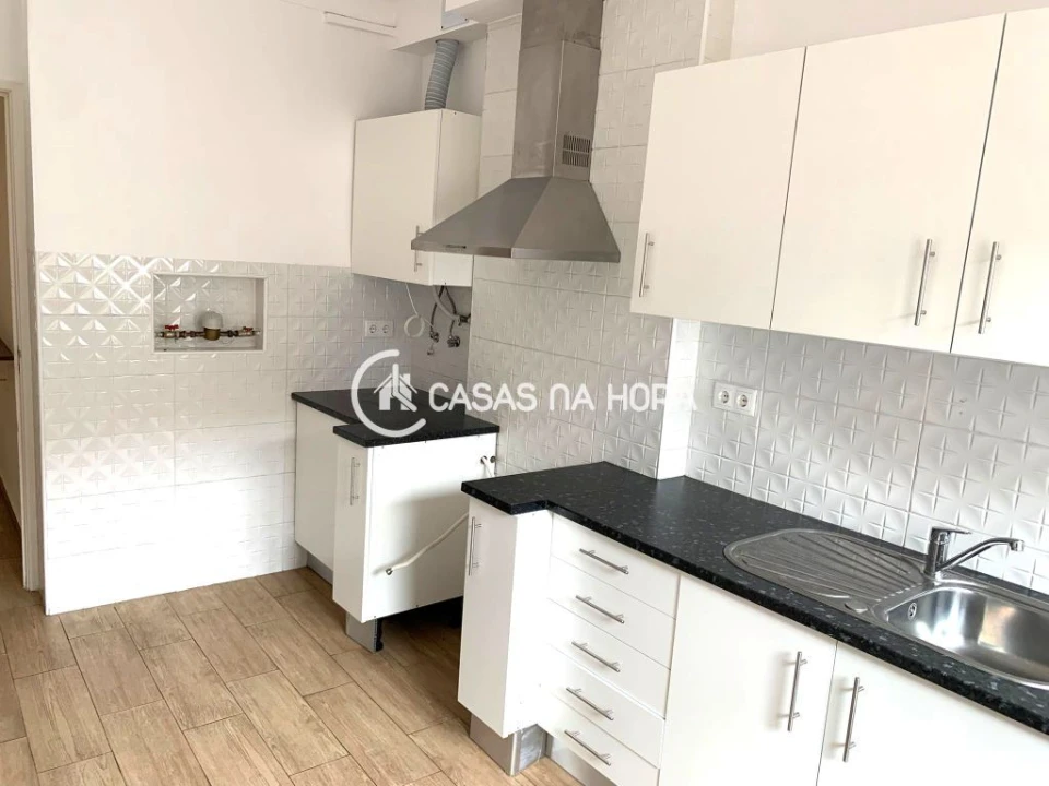 Apartamento T2 para Arrendamento em Almada, Cova da Piedade, Pragal e Cacilhas Foto 2