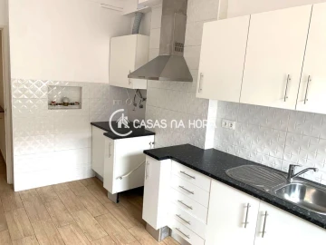 Apartamento T2 para Arrendamento em Almada, Cova da Piedade, Pragal e Cacilhas