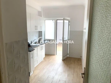 Apartamento T2 para Arrendamento em Almada, Cova da Piedade, Pragal e Cacilhas