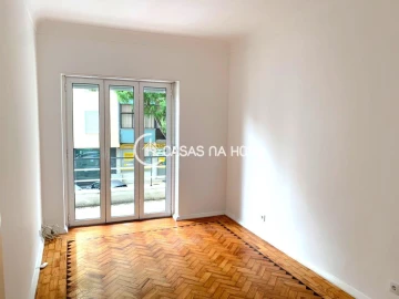Apartamento T2 para Arrendamento em Almada, Cova da Piedade, Pragal e Cacilhas