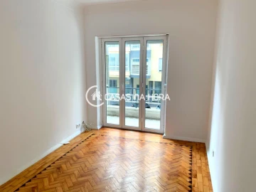 Apartamento T2 para Arrendamento em Almada, Cova da Piedade, Pragal e Cacilhas