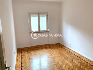 Apartamento T2 para Arrendamento em Almada, Cova da Piedade, Pragal e Cacilhas