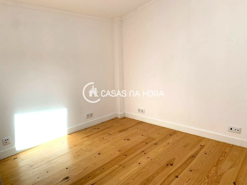 Apartamento T2 para Arrendamento em Almada, Cova da Piedade, Pragal e Cacilhas Foto 11