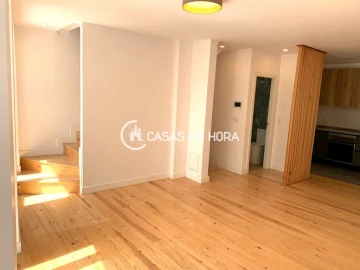 Apartamento T2 para Arrendamento em Almada, Cova da Piedade, Pragal e Cacilhas