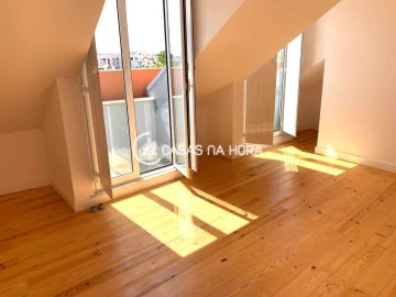 Apartamento T2 para Arrendamento em Almada, Cova da Piedade, Pragal e Cacilhas
