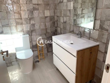 Apartamento T2 para Arrendamento em Almada, Cova da Piedade, Pragal e Cacilhas