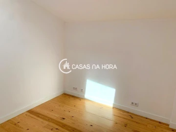 Apartamento T2 para Arrendamento em Almada, Cova da Piedade, Pragal e Cacilhas