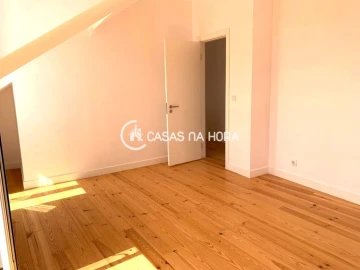 Apartamento T2 para Arrendamento em Almada, Cova da Piedade, Pragal e Cacilhas