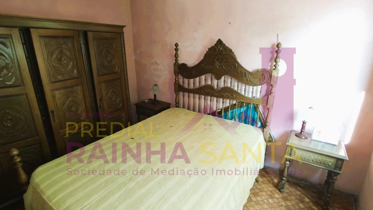 Moradia T4 para Venda em Arrifana Foto 16