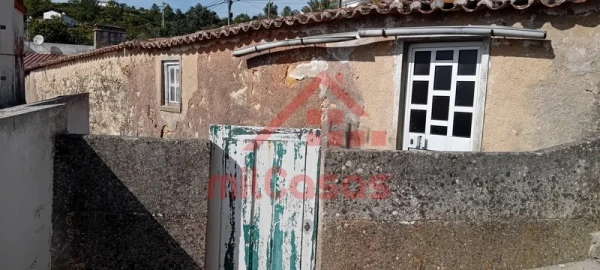 Moradia para Venda em Carvoeira e Carmões