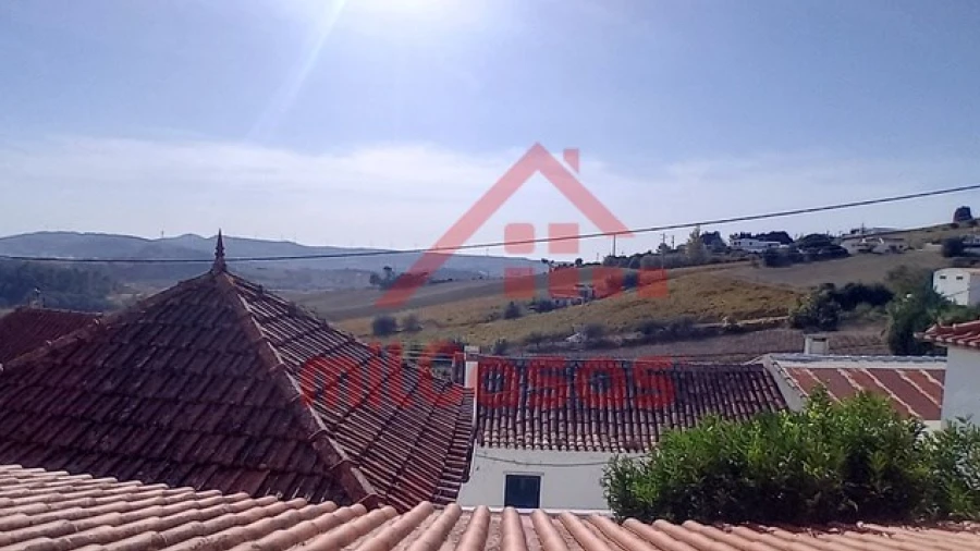 Moradia para Venda em Carvoeira e Carmões