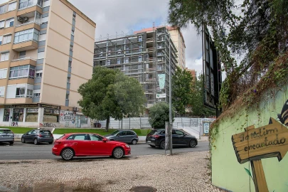 Armazém para Arrendamento em Odivelas