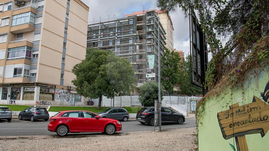 Armazém para Arrendamento em Odivelas