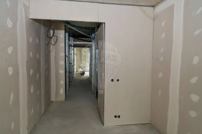 Armazém para Arrendamento em Odivelas