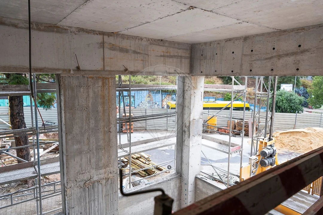 Armazém para Arrendamento em Odivelas Foto 3