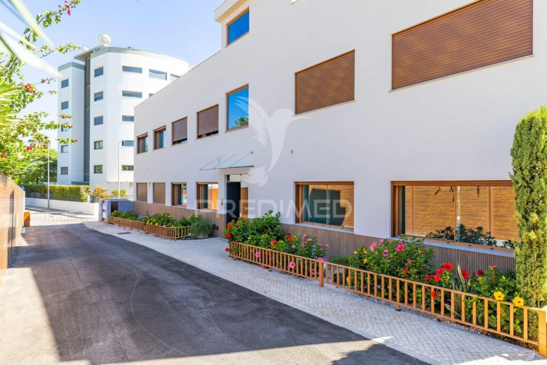 Apartamento T2 para Venda em Quarteira Foto 8