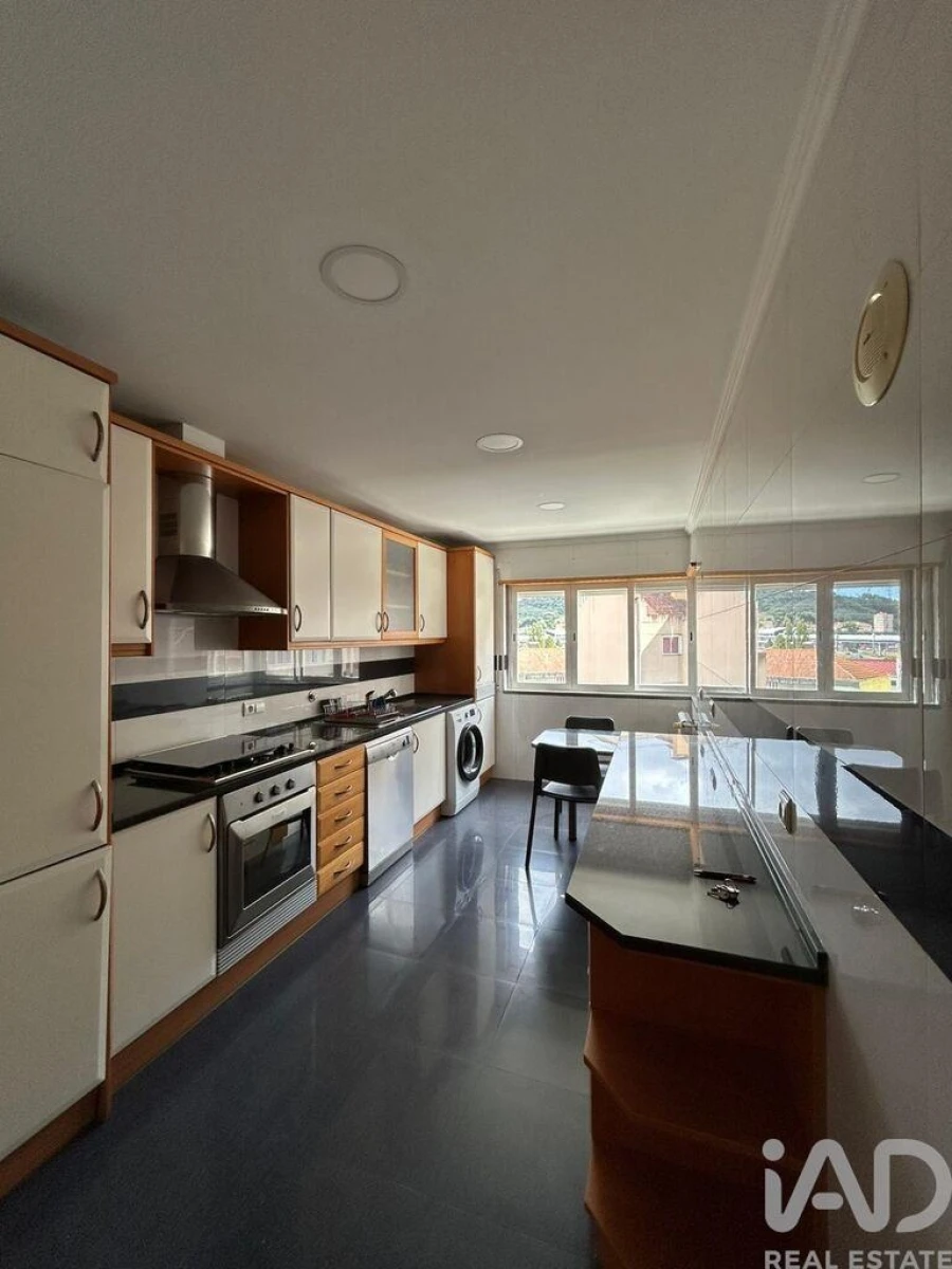 Apartamento T3 para Venda em Odivelas Foto 2