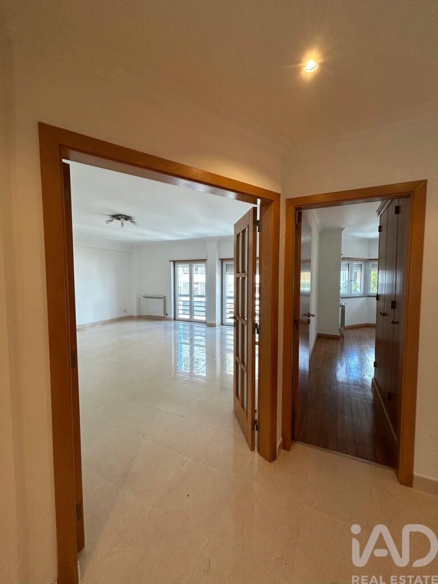 Apartamento T3 para Venda em Odivelas Foto 3