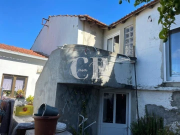 Moradia T5 para Venda em Arrifana