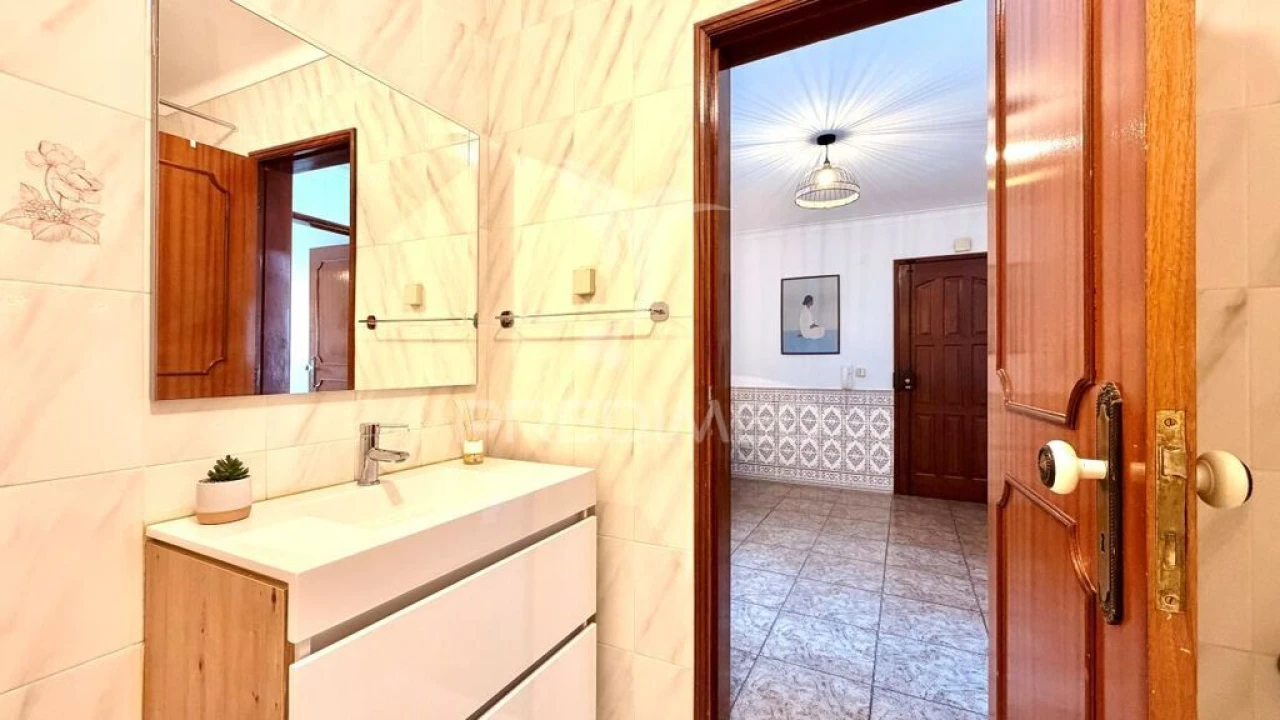 Apartamento T2 para Venda em Moita Foto 19