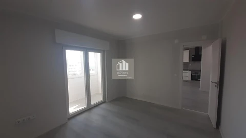 Apartamento T2 para Venda em Setubal (São Sebastião)