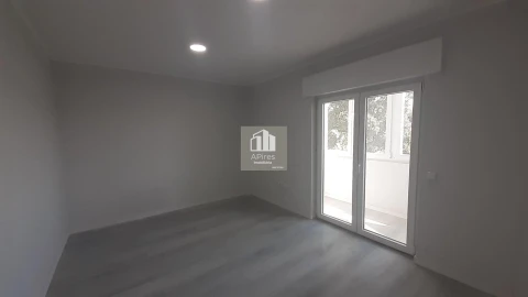 Apartamento T2 para Venda em Setubal (São Sebastião)