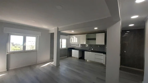 Apartamento T2 para Venda em Setubal (São Sebastião)
