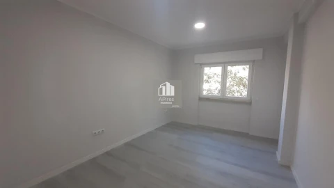 Apartamento T2 para Venda em Setubal (São Sebastião)
