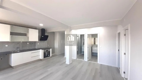 Apartamento T2 para Venda em Setubal (São Sebastião)