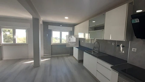 Apartamento T2 para Venda em Setubal (São Sebastião)