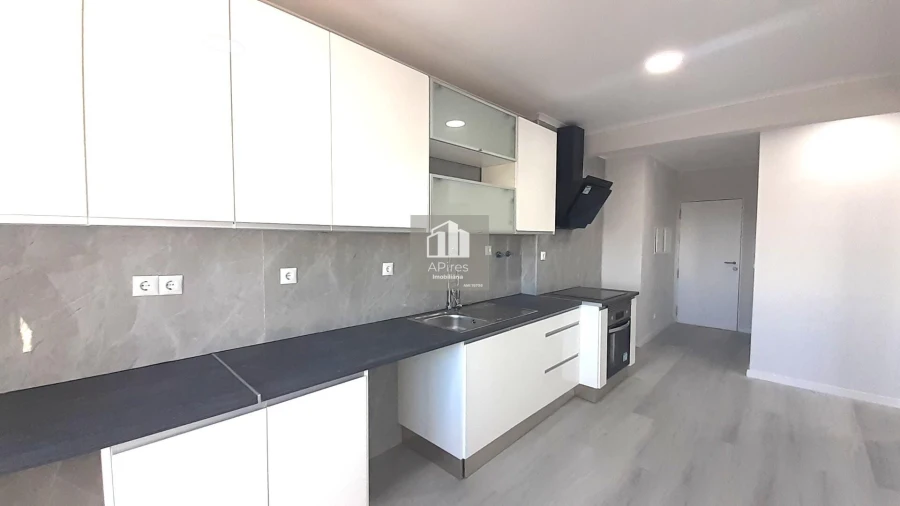 Apartamento T2 para Venda em Setubal (São Sebastião) Foto 2