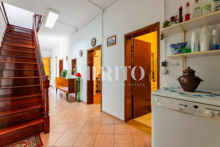 Moradia T3 para Venda em Alvarães Foto 31