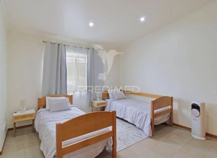 Moradia T5 para Venda em Porto Judeu Foto 10