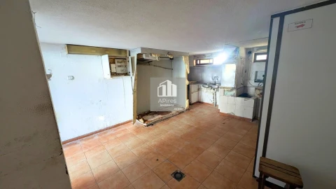 Loja para Venda em Almada, Cova da Piedade, Pragal e Cacilhas