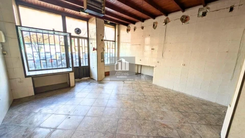 Loja para Venda em Almada, Cova da Piedade, Pragal e Cacilhas