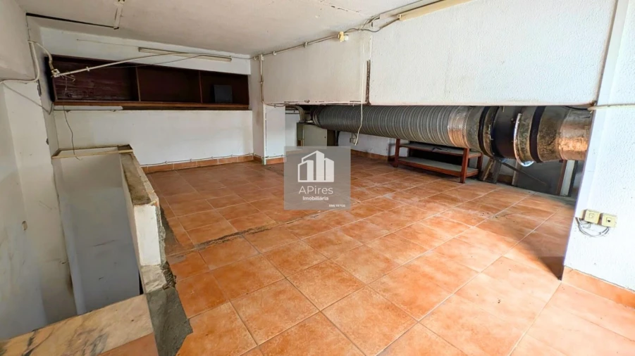 Loja para Venda em Almada, Cova da Piedade, Pragal e Cacilhas Foto 13