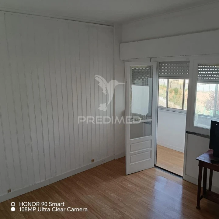 Apartamento T1 para Venda em Agualva e Mira-Sintra Foto 9
