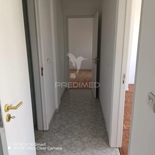 Apartamento T1 para Venda em Agualva e Mira-Sintra Foto 6