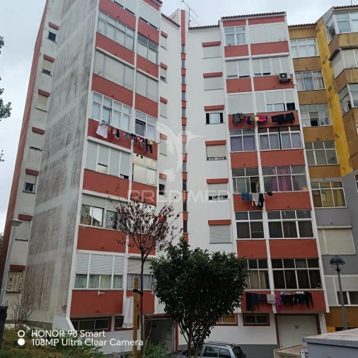 Apartamento T1 para Venda em Agualva e Mira-Sintra Foto 12