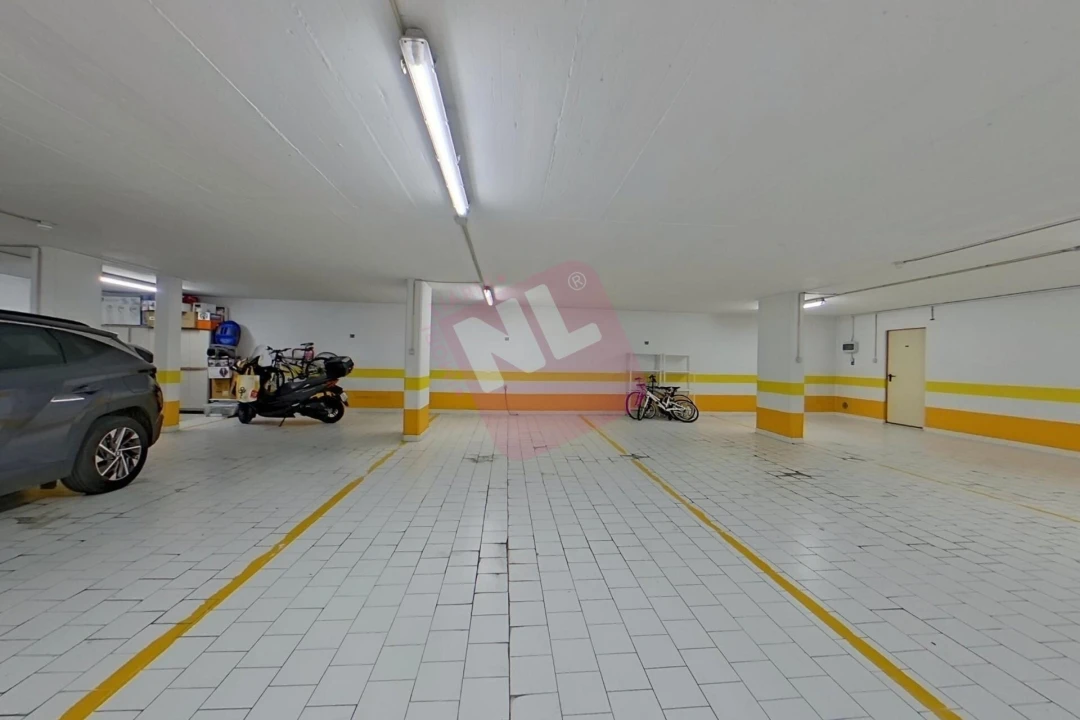 Apartamento T2 para Arrendamento em Carnide Foto 39