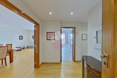 Apartamento T2 para Arrendamento em Carnide