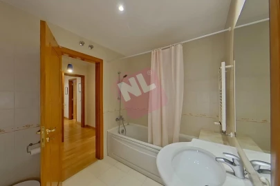 Apartamento T2 para Arrendamento em Carnide