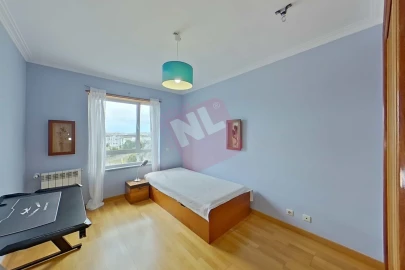 Apartamento T2 para Arrendamento em Carnide