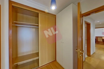 Apartamento T2 para Arrendamento em Carnide