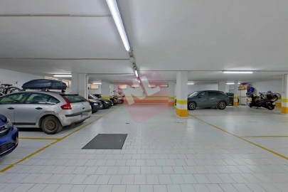 Apartamento T2 para Arrendamento em Carnide