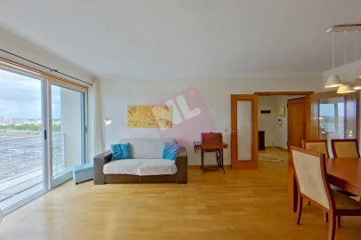 Apartamento T2 para Arrendamento em Carnide