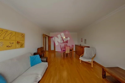 Apartamento T2 para Arrendamento em Carnide