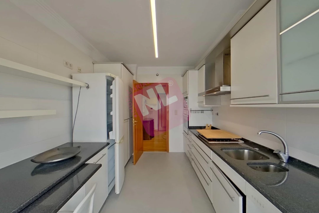 Apartamento T2 para Arrendamento em Carnide Foto 20