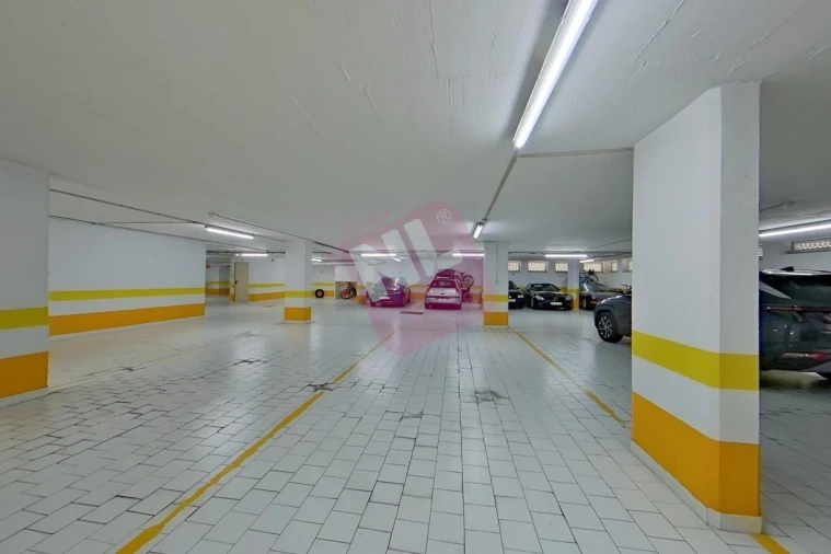 Apartamento T2 para Arrendamento em Carnide Foto 40